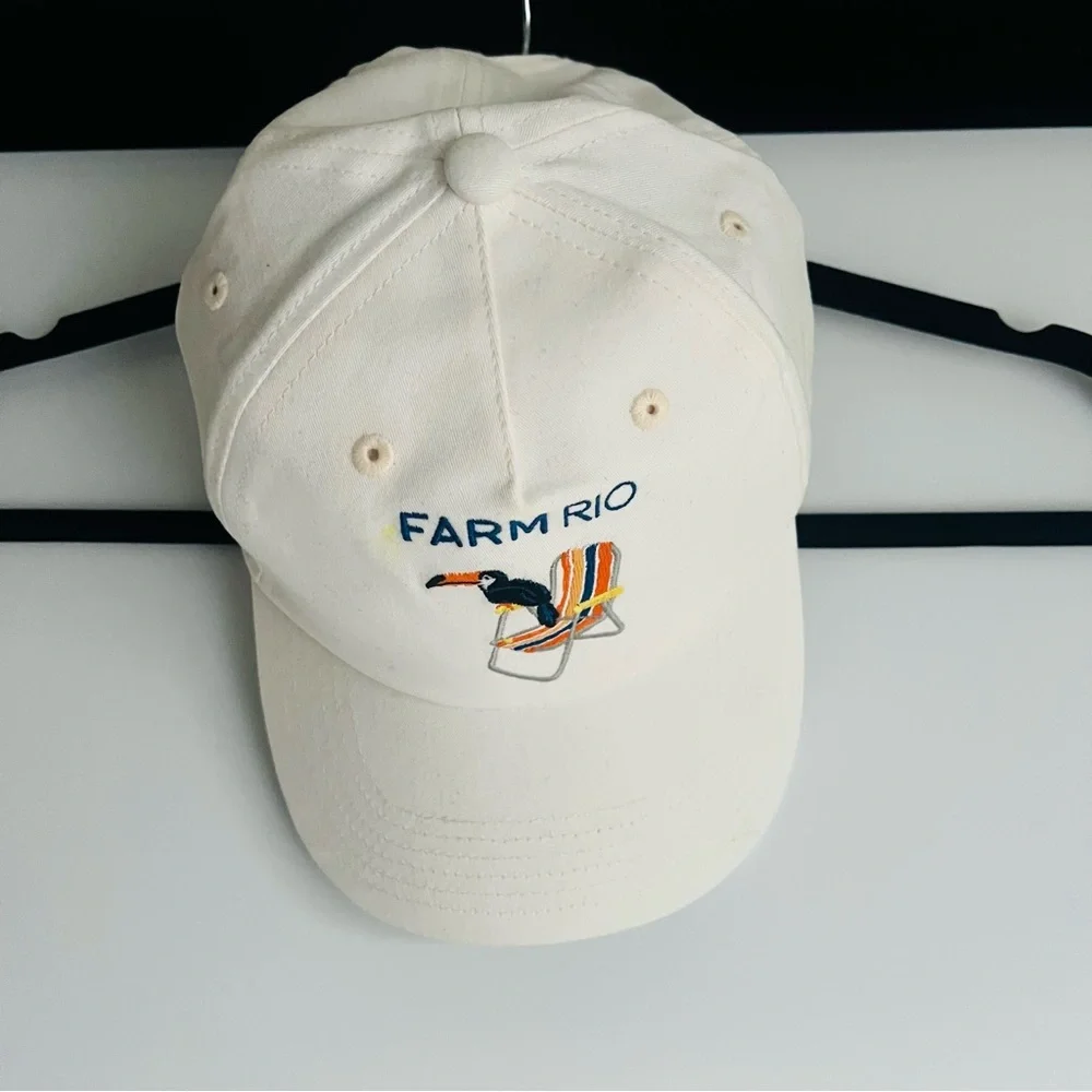 FARM Rio Brazil Embroidered Macaw Lounge Chair Off-White Baseball Hat OS NWT
